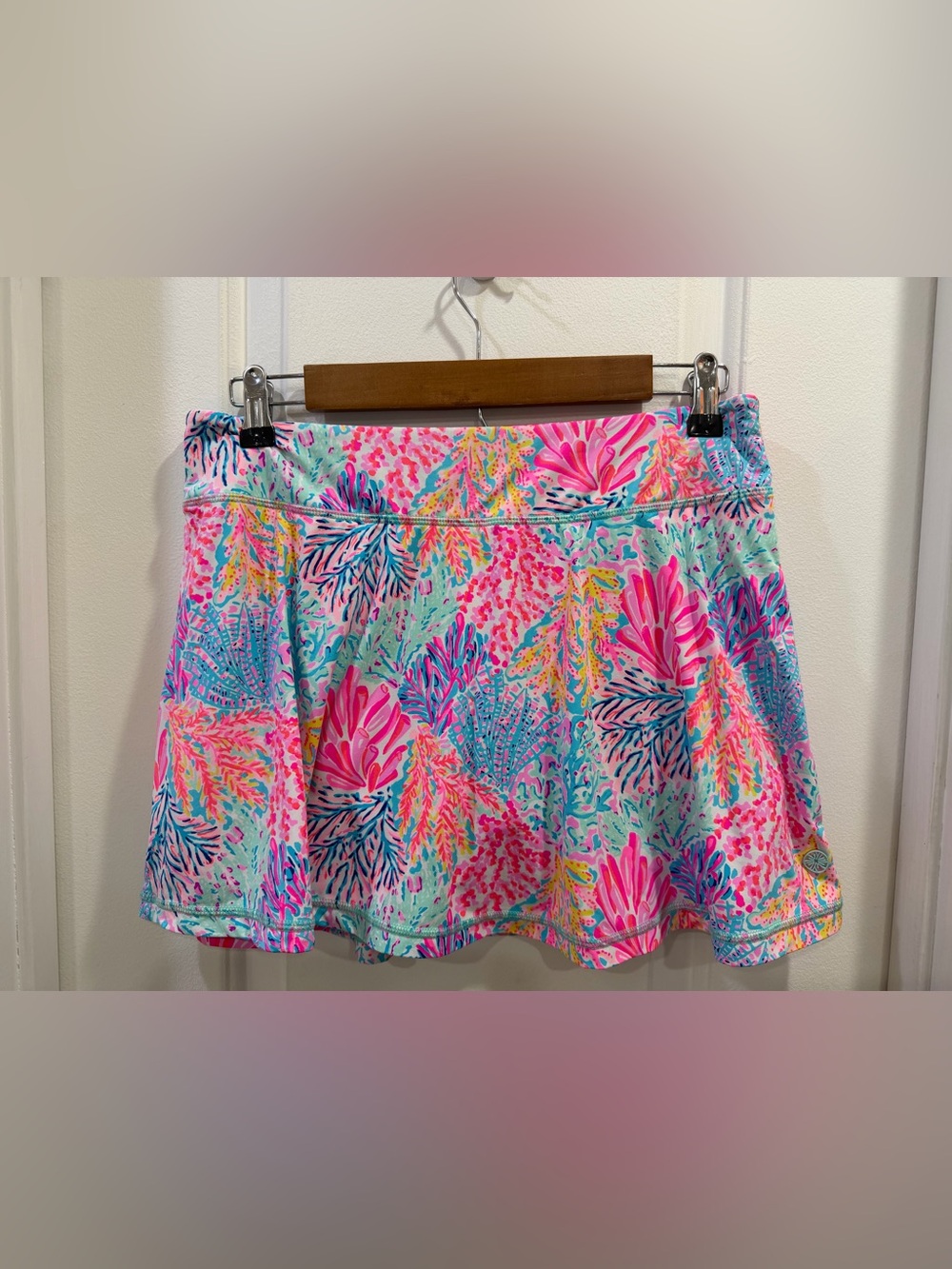 Lilly Pulitzer LUXLETIC Skort Skirt Multi  Splash Dance Coral Reef Size Medium